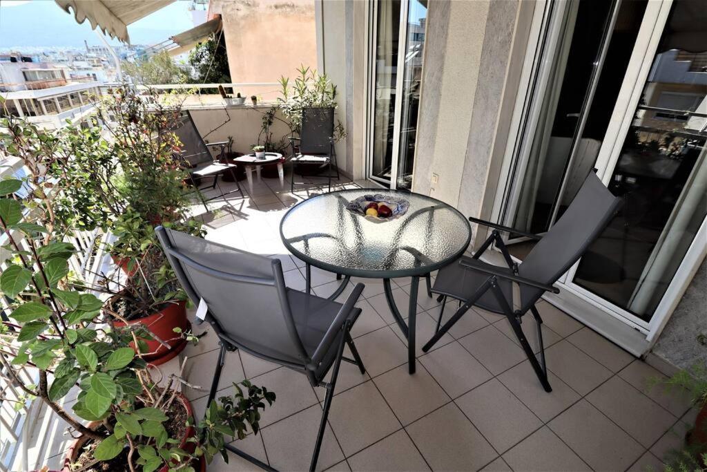 Apartamento Amazing Penthouse In Ambelokipi Atenas Exterior foto
