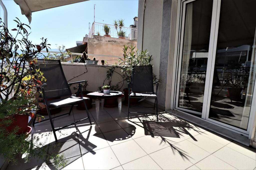 Apartamento Amazing Penthouse In Ambelokipi Atenas Exterior foto
