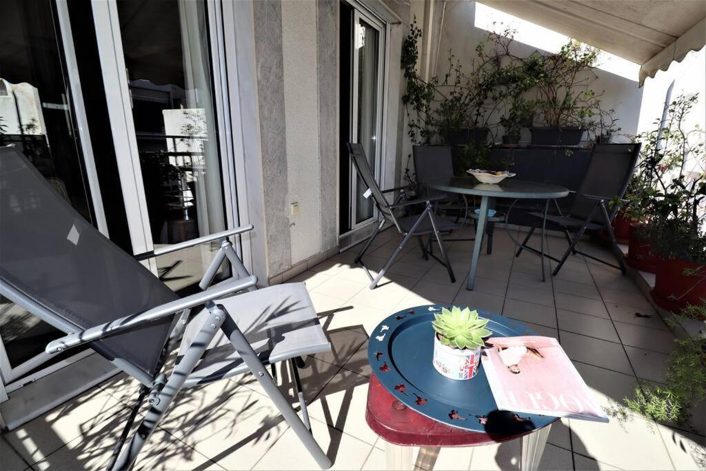Apartamento Amazing Penthouse In Ambelokipi Atenas Exterior foto